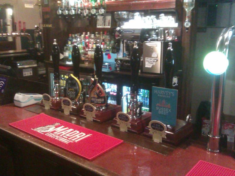 Saloon bar and handpumps. (Bar). Published on 24-10-2022 