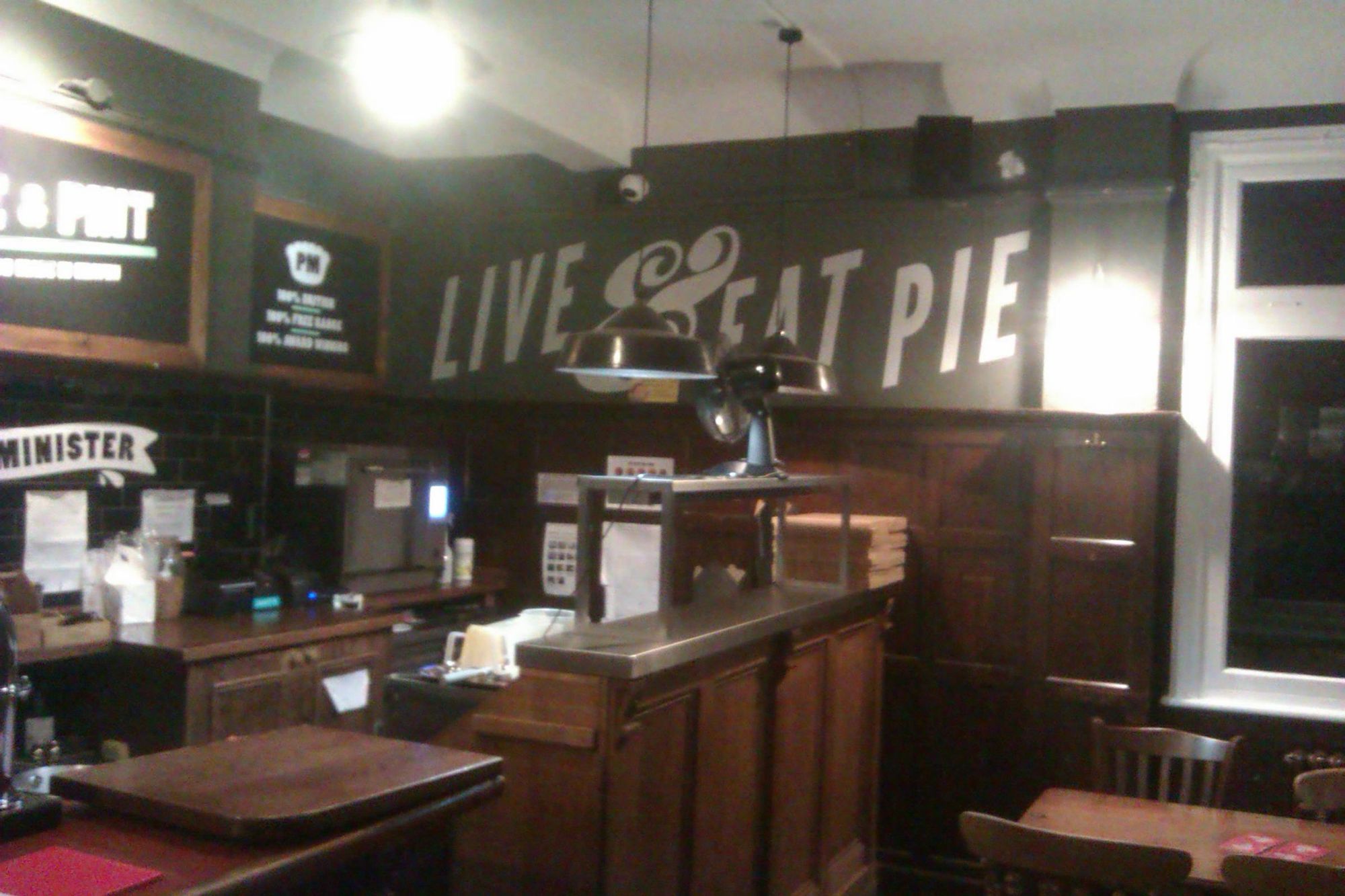 Saloon bar pie servery. (Restaurant). Published on 24-10-2022