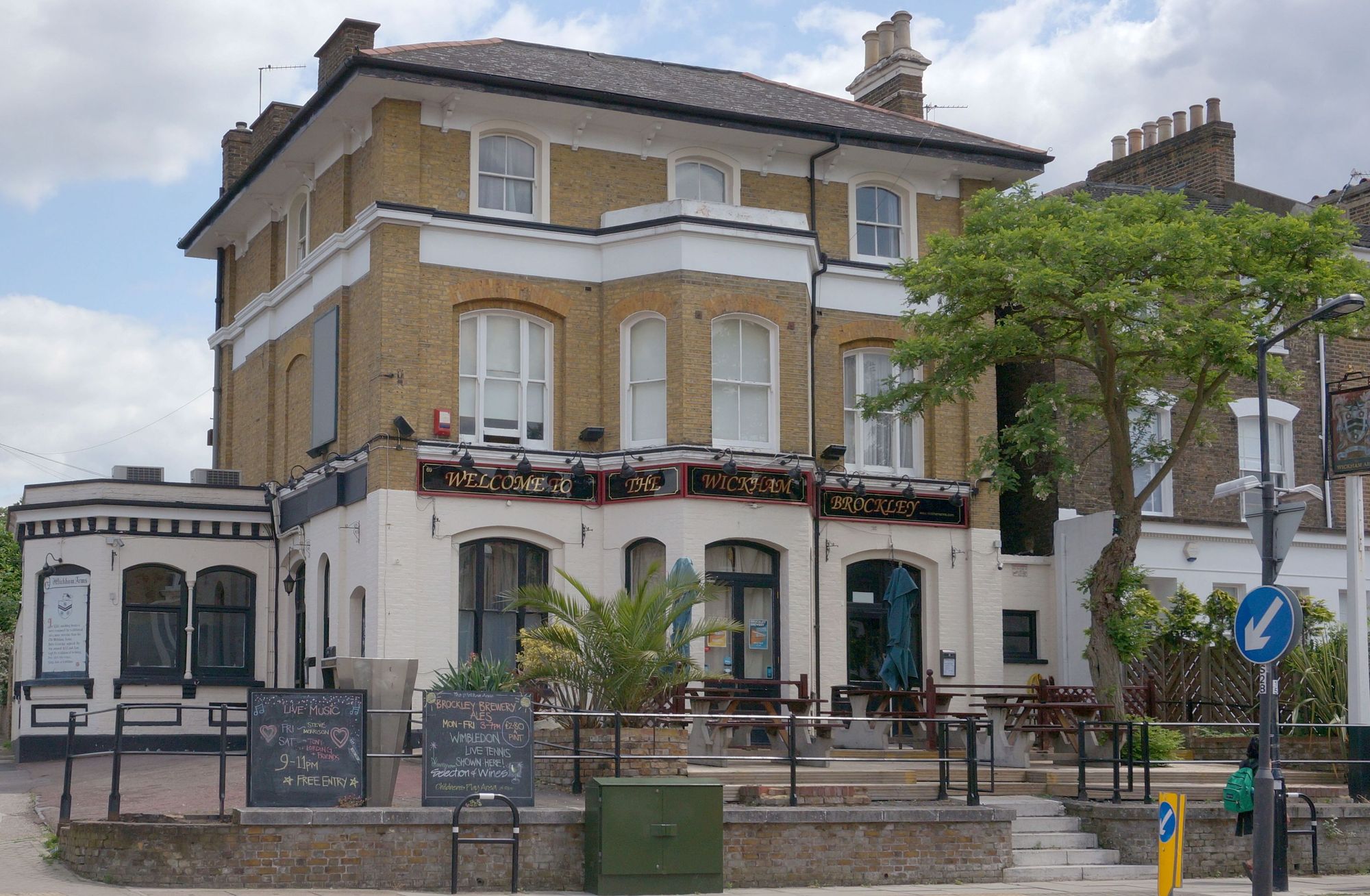 (Pub, External). Published on 25-06-2013