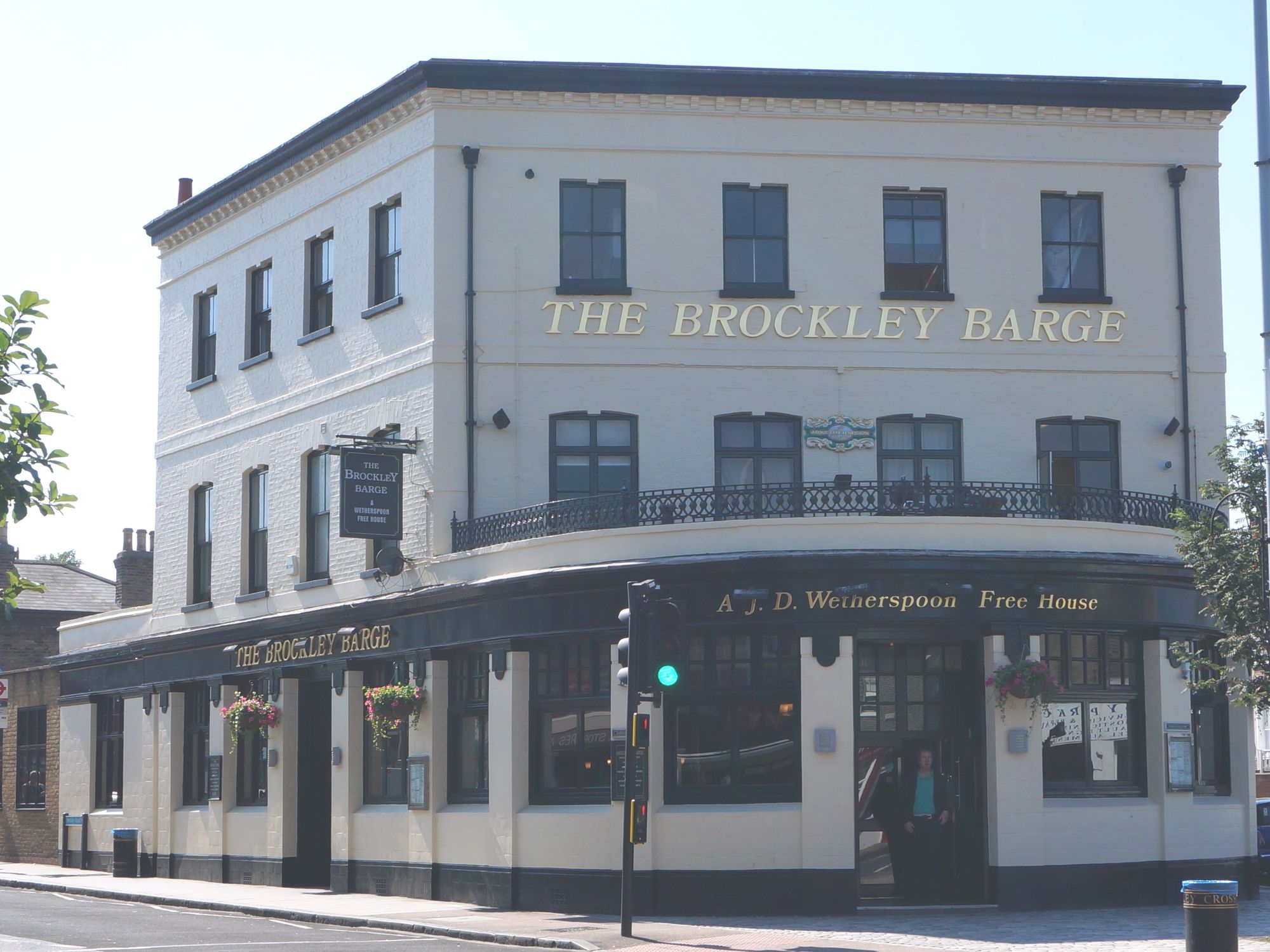 Exterior view from the street. (Pub, External). Published on 30-08-2013