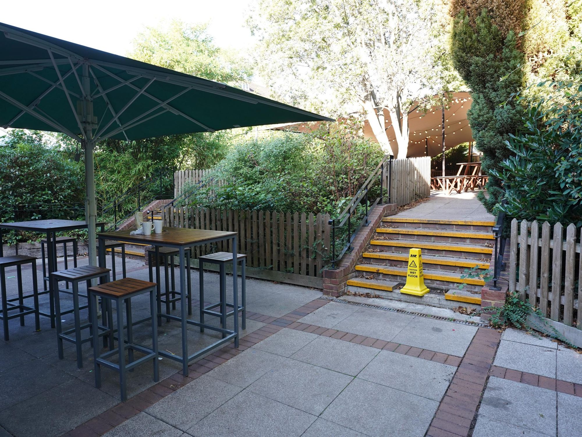 17 September 2022 garden. (Pub, Garden). Published on 17-09-2022