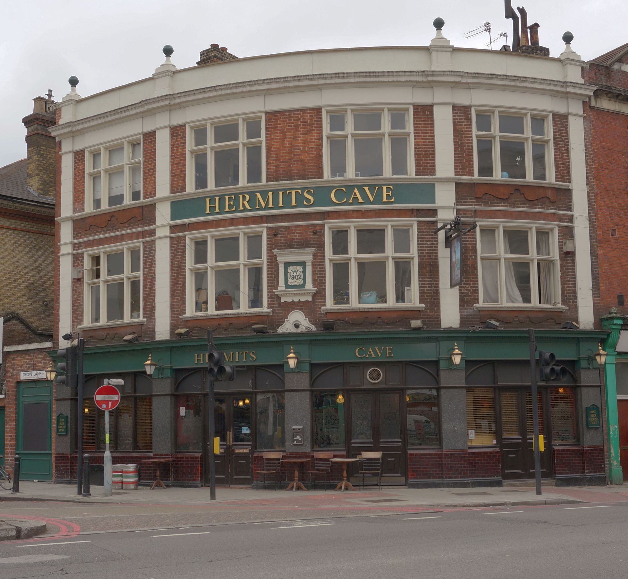 (Pub, External). Published on 24-05-2013