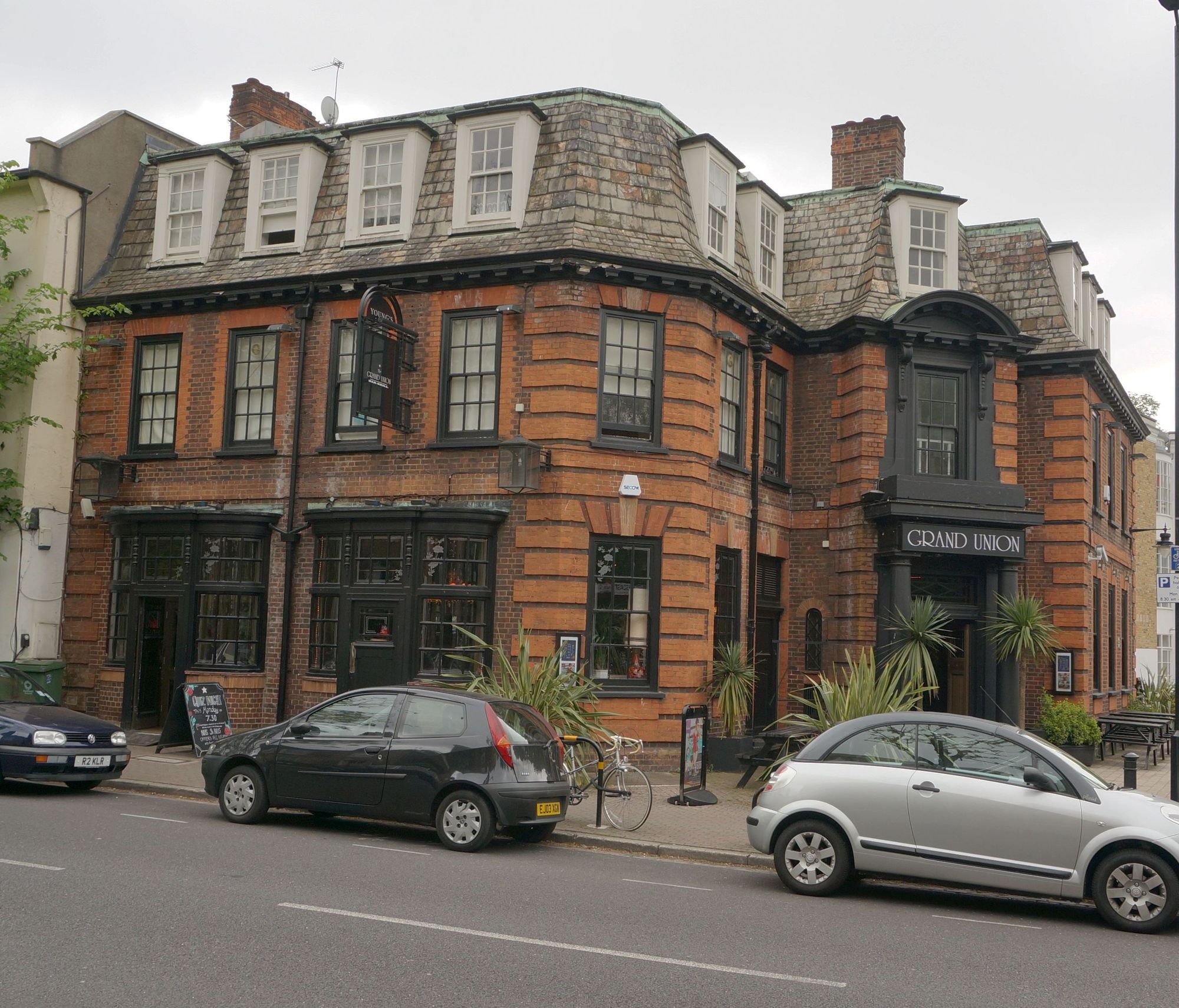 (Pub, External). Published on 24-05-2013