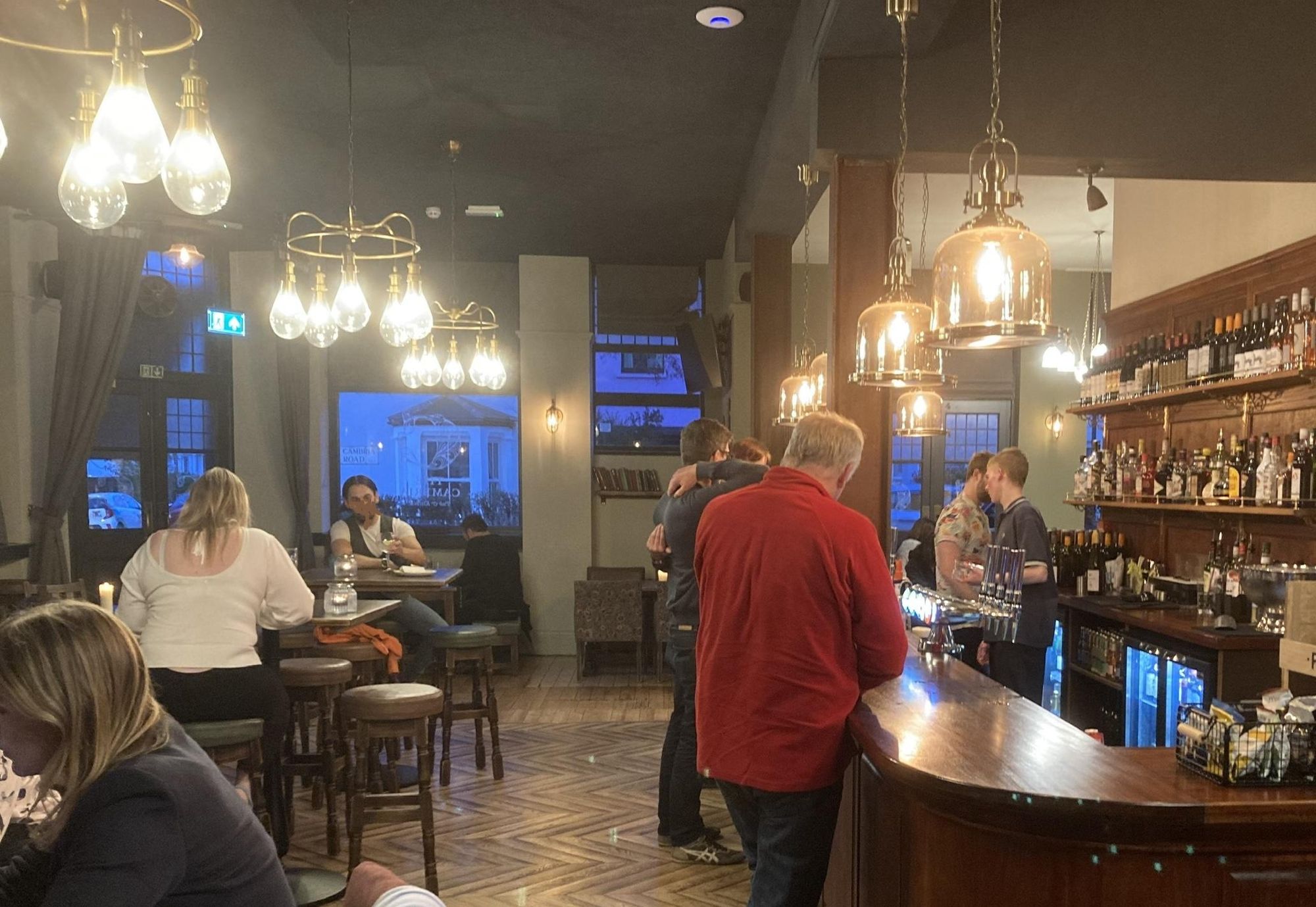 (Pub, Customers). Published on 10-04-2022