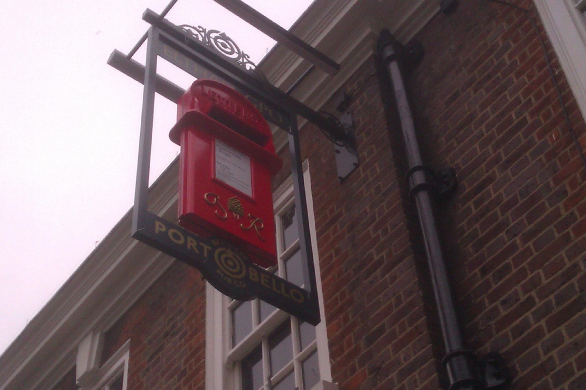 Hanging sign. (Sign). Published on 28-09-2023