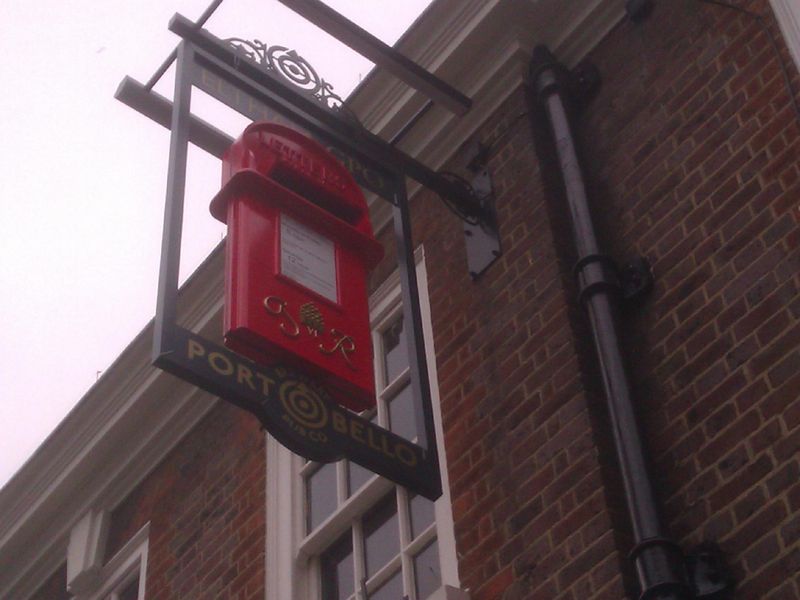 Hanging sign. (Sign). Published on 28-09-2023