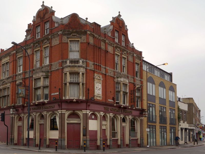 Imposing street corner frontage. (Pub, External). Published on 21-06-2013