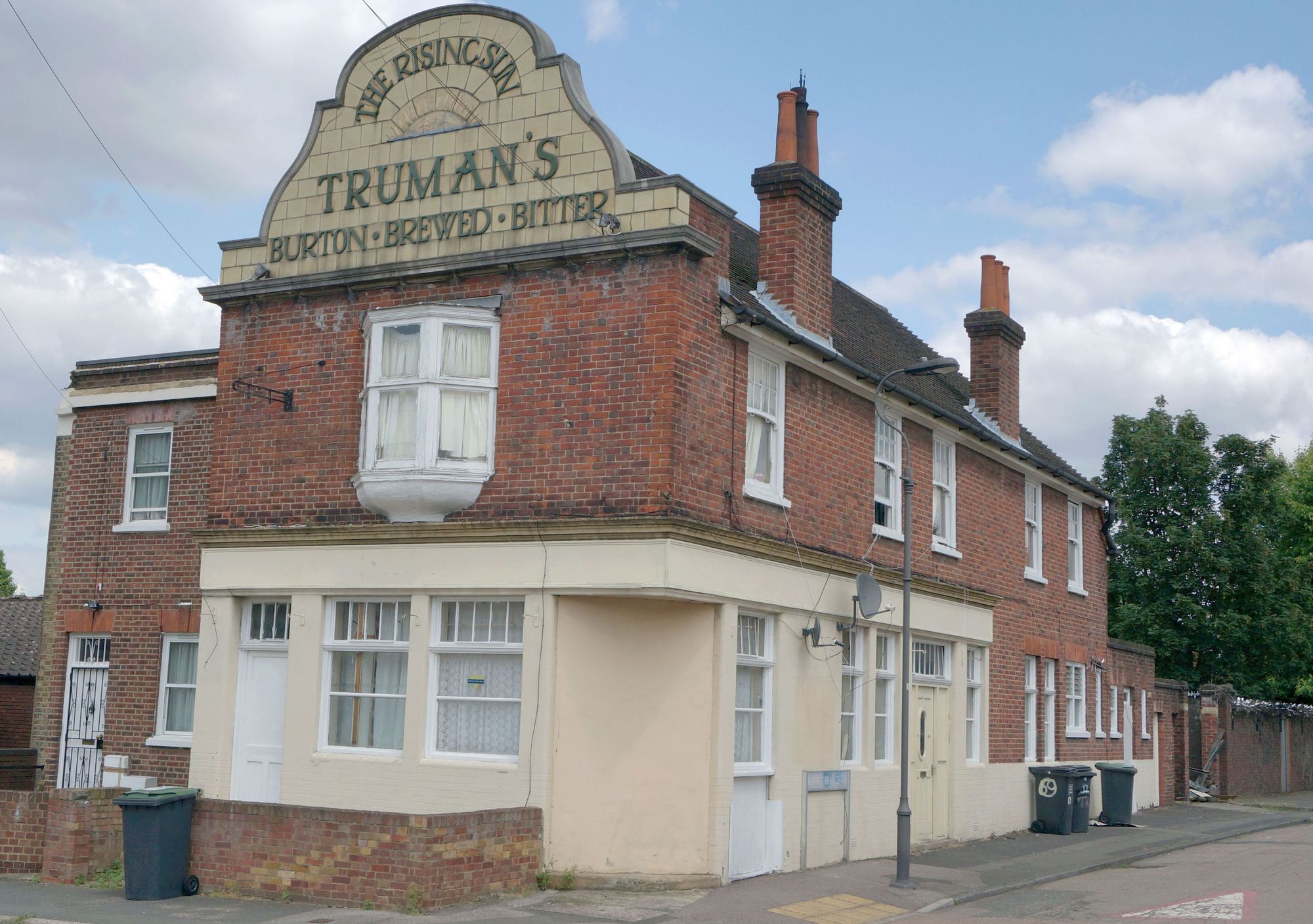 (Pub, External). Published on 25-06-2013