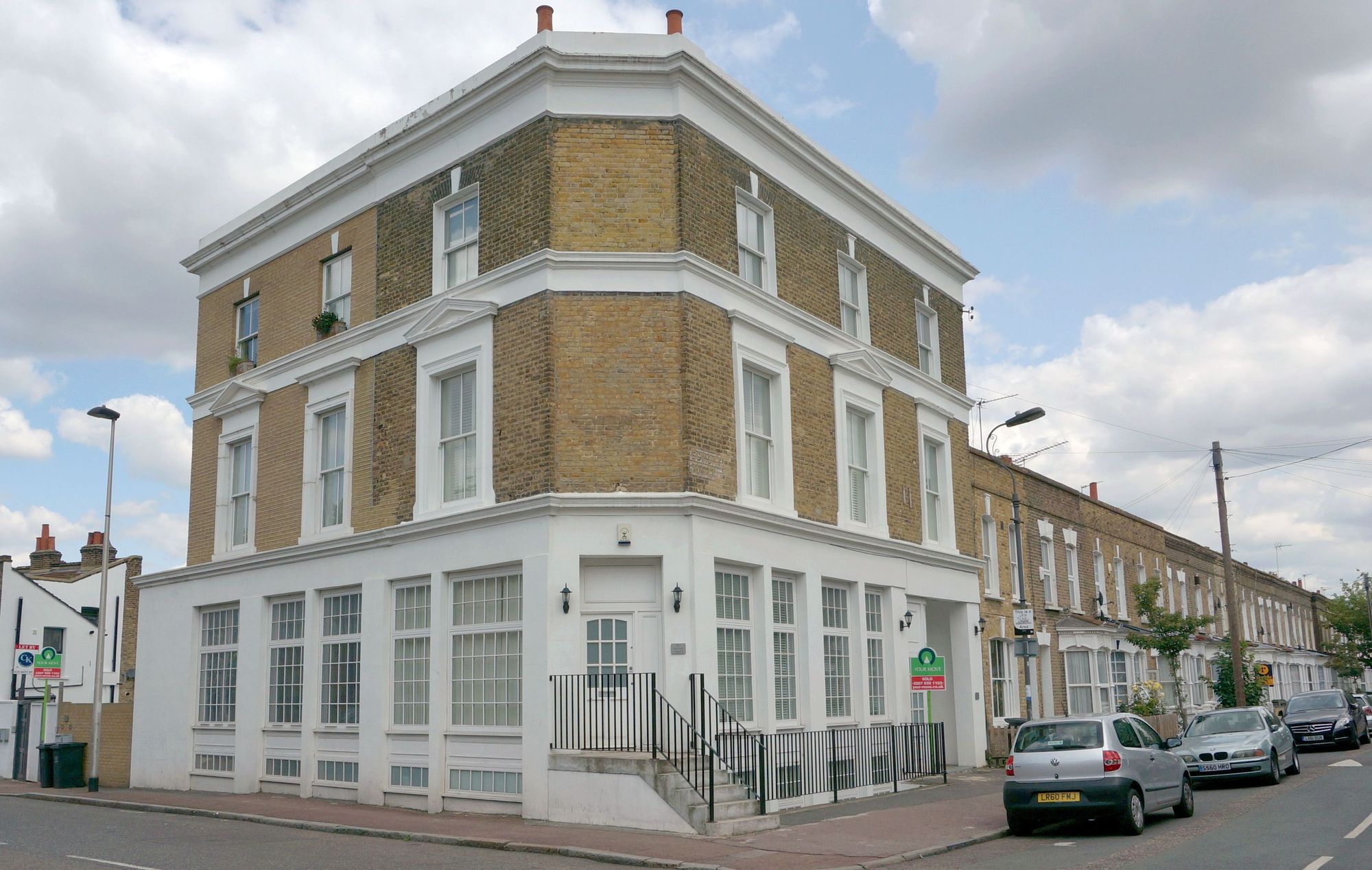 (Pub, External). Published on 25-06-2013