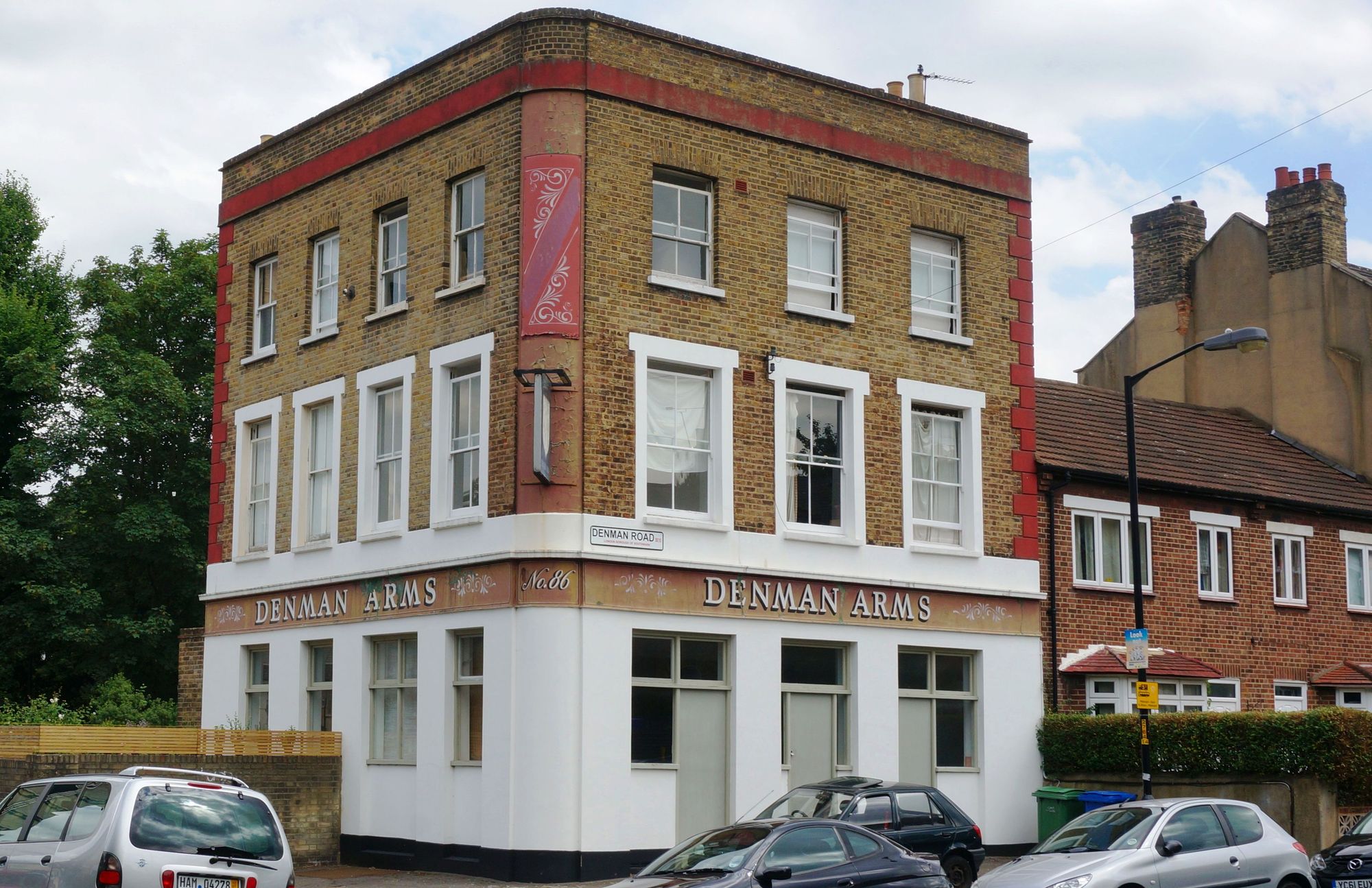 (Pub, External). Published on 27-07-2013