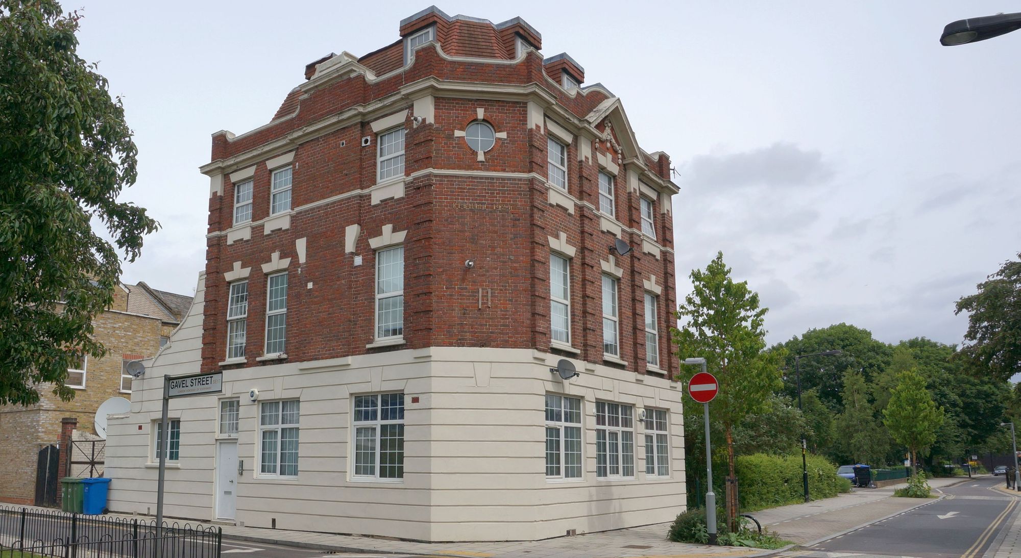 (Pub, External). Published on 16-06-2013