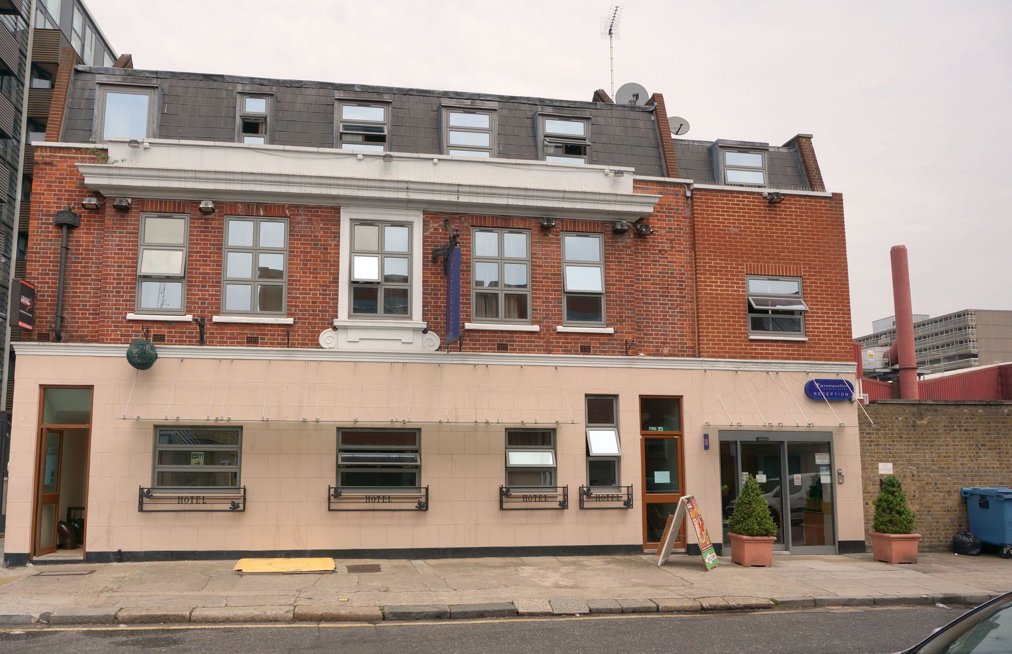 (Pub, External). Published on 22-06-2013