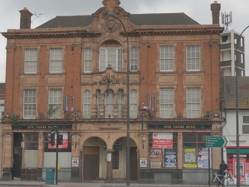 Street view after closure but before conversion to another use. (Pub, External, Key). Published on 19-05-2013