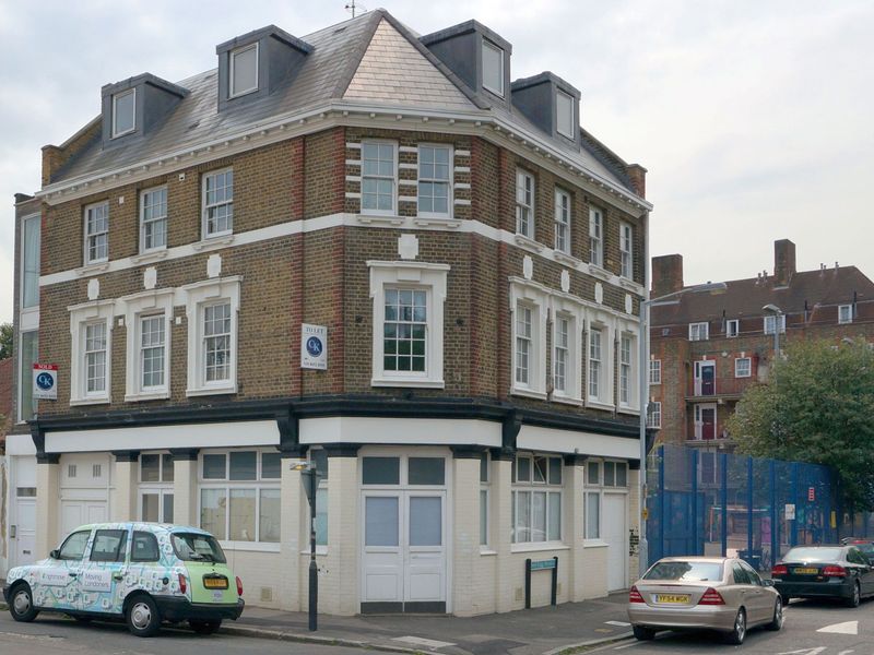 (Pub, External). Published on 27-06-2013