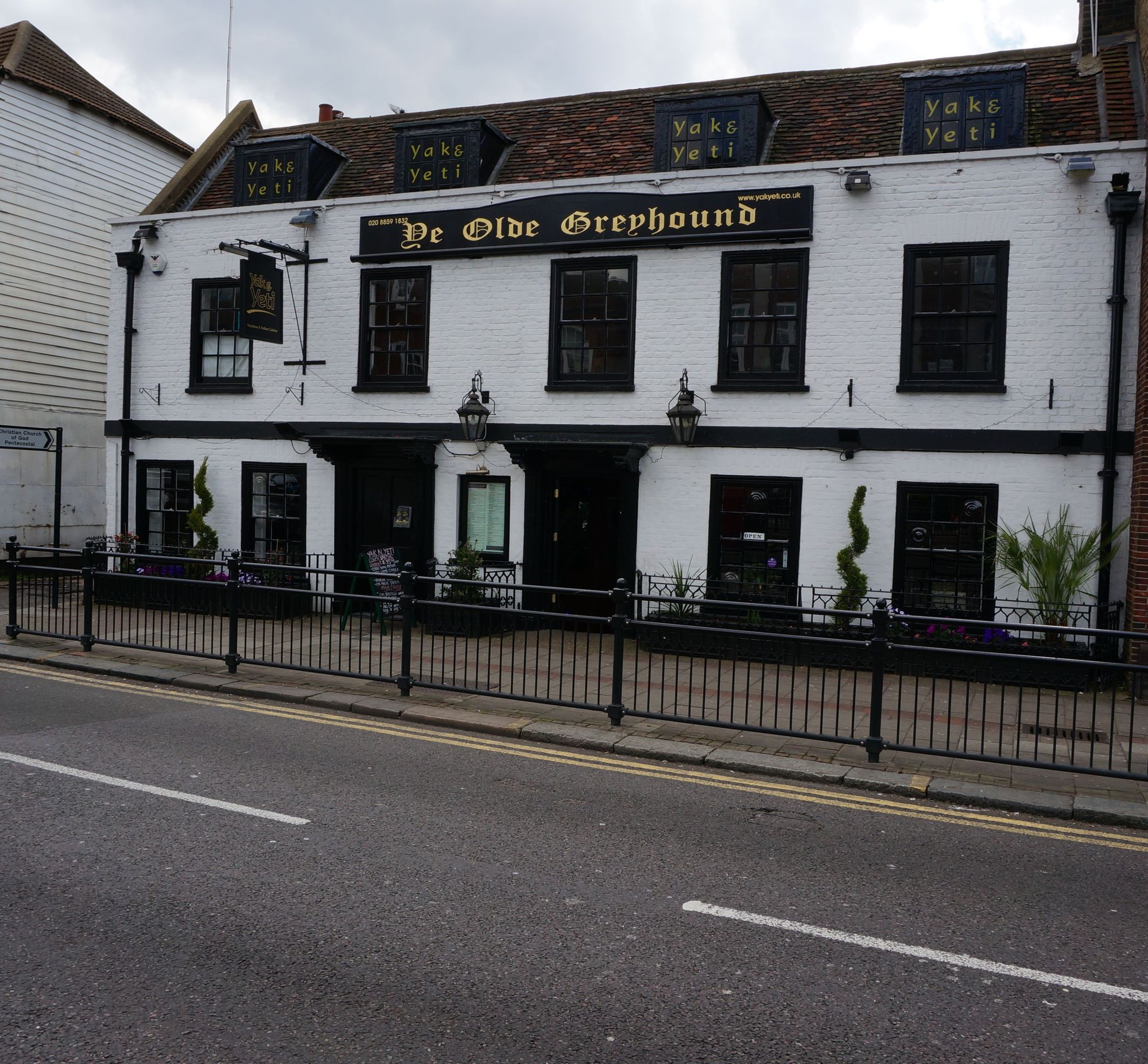 (Pub, External). Published on 16-05-2013