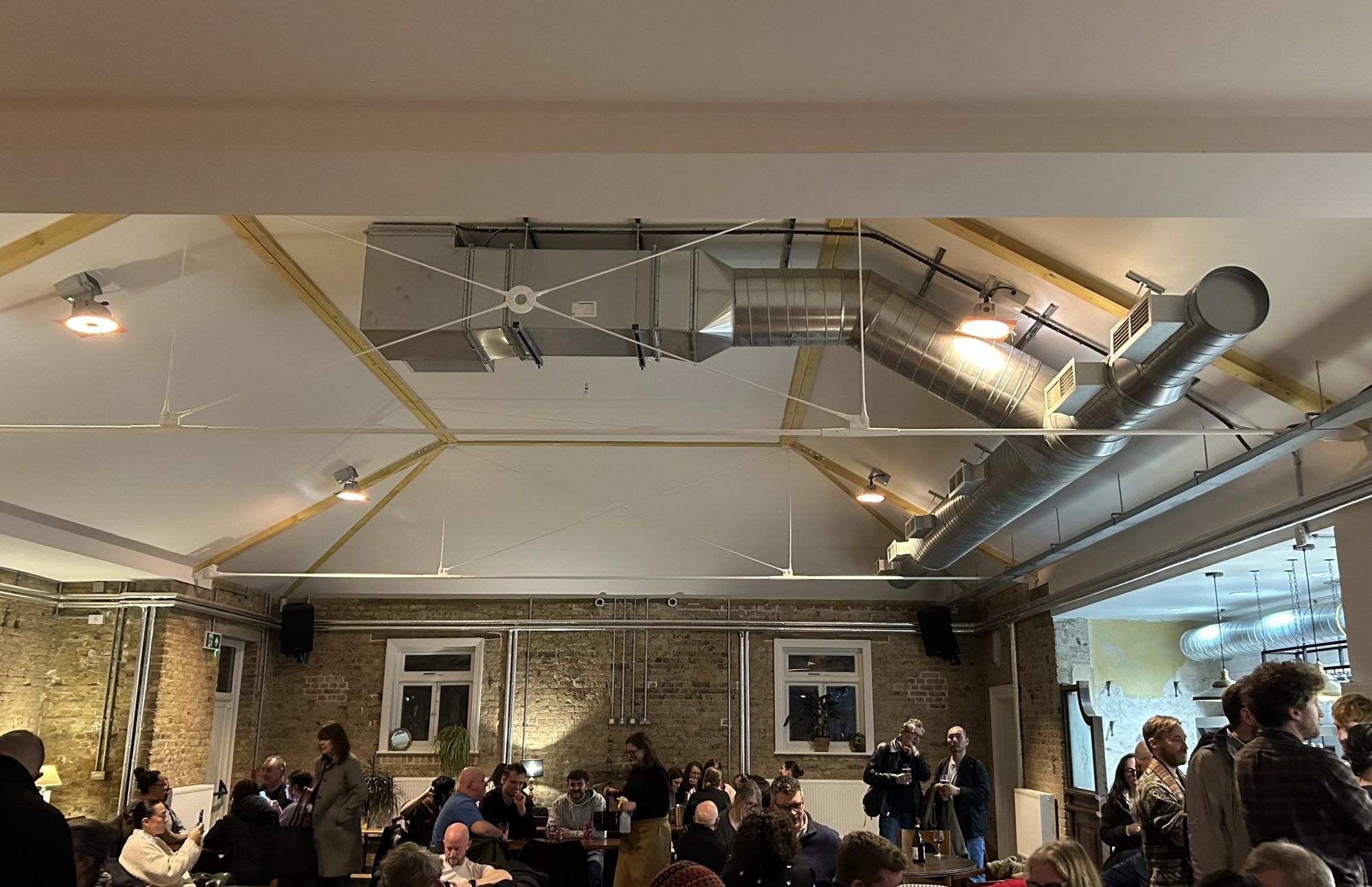 (Pub, Bar). Published on 18-11-2025