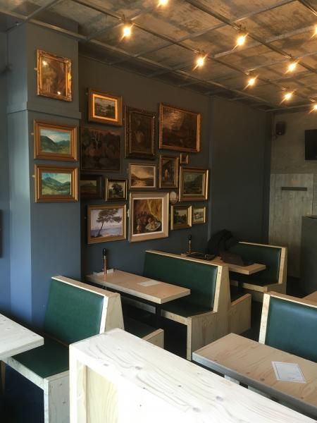 (Pub, Bar). Published on 01-11-2015