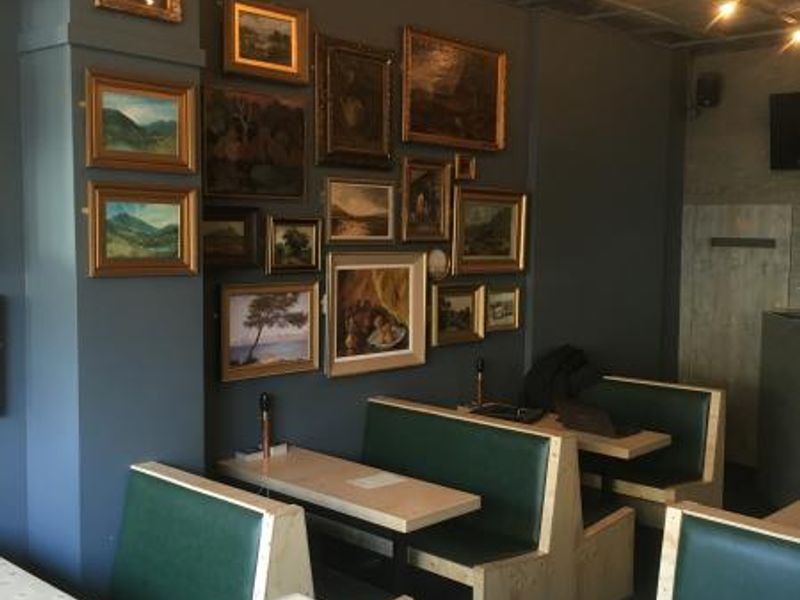 (Pub, Bar). Published on 01-11-2015