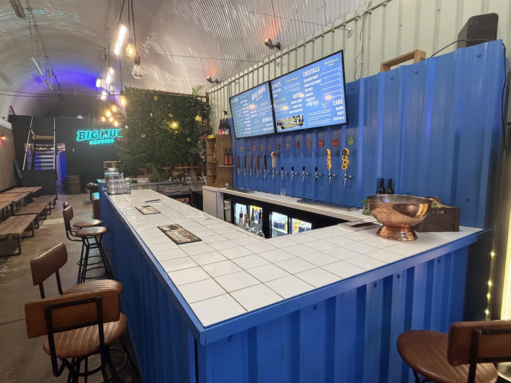 Interior and bar area, 2026. (Pub, Bar). Published on 21-06-2026