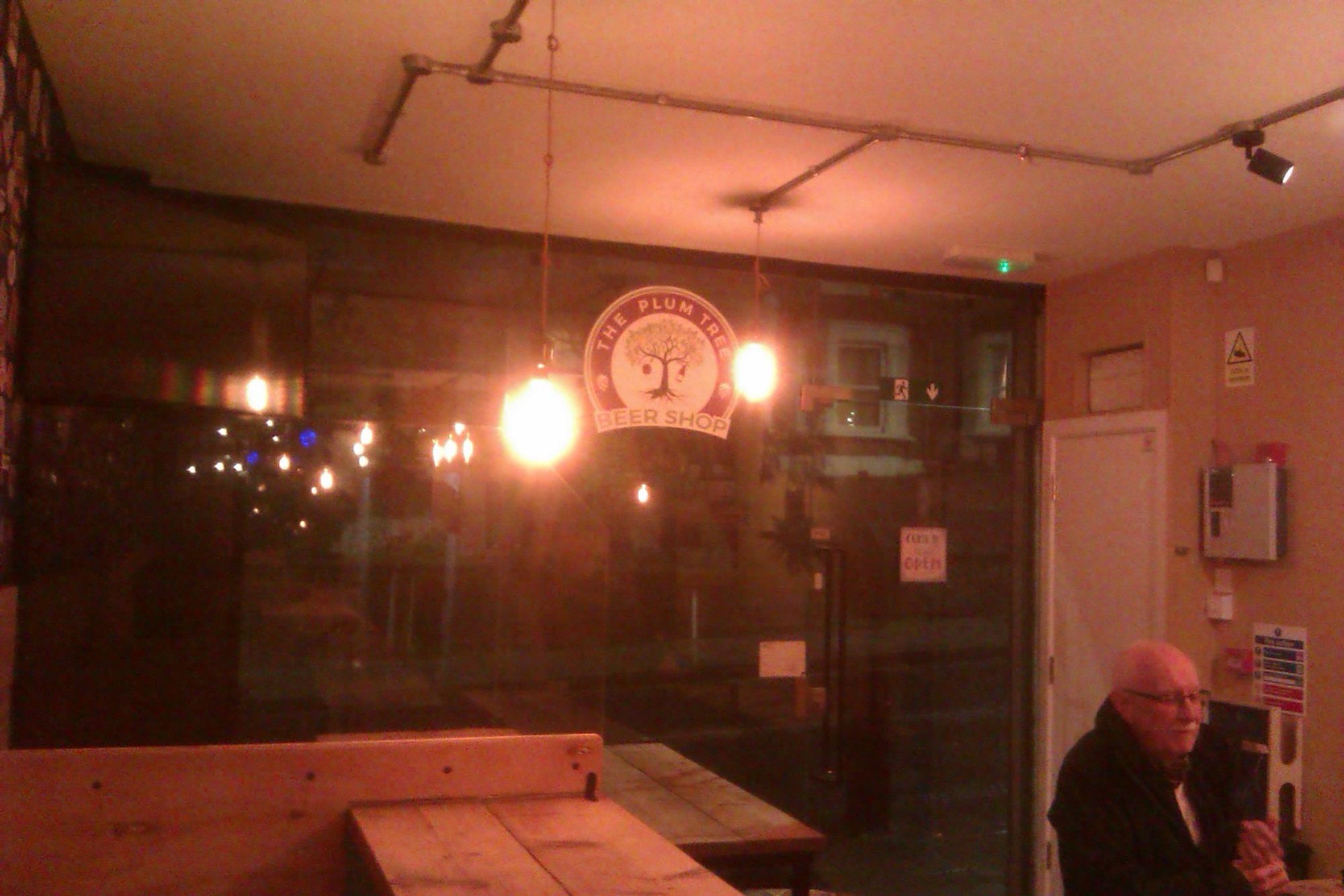 Interior towards front windows. (Bar). Published on 11-01-2023