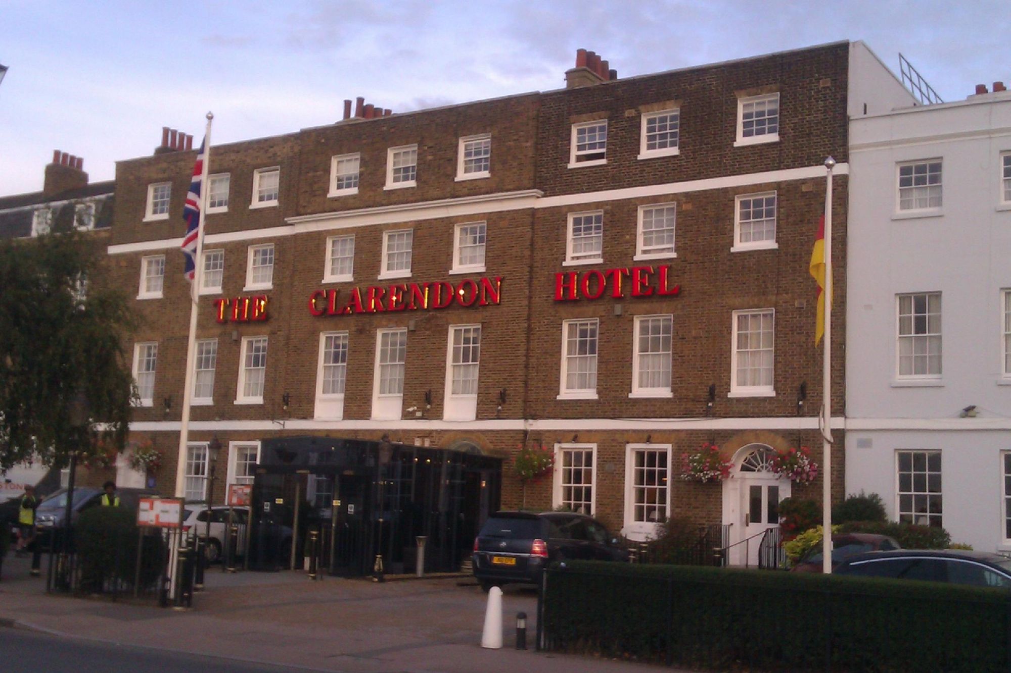 Street view. (Pub). Published on 03-10-2022