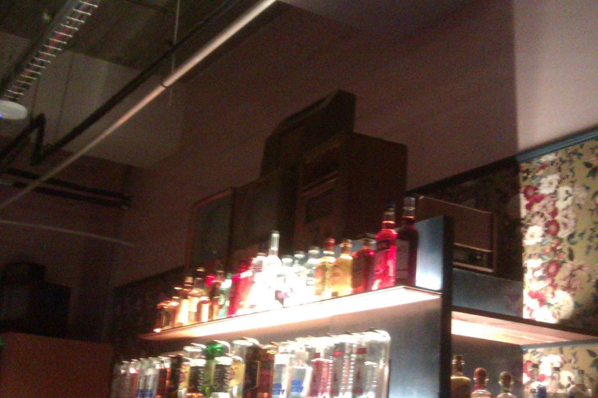 Old wirelesses on top of bar back. (Bar). Published on 05-11-2022