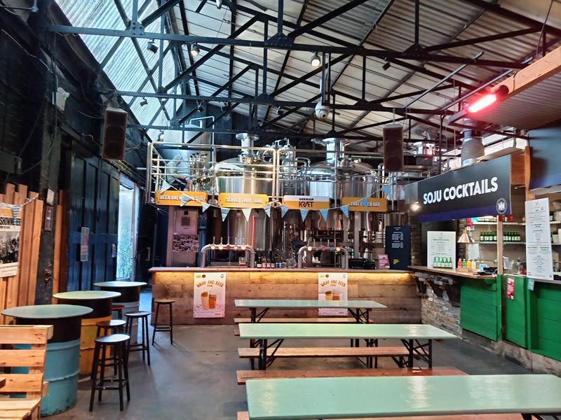 (Pub, Bar). Published on 01-10-2025 