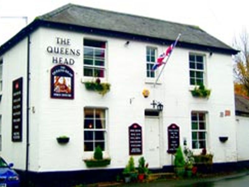 Sedgeberrow - Queens Head. (Pub, External). Published on 20-12-2013