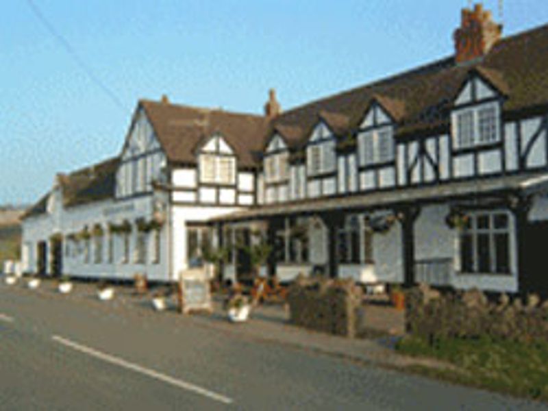 Offenham - Fish & Anchor. (Pub, External). Published on 20-12-2013
