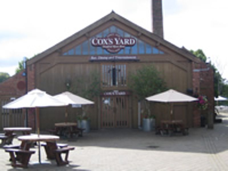 Stratford-upon-Avon - Cox's Yard. (Pub, External). Published on 20-12-2013 