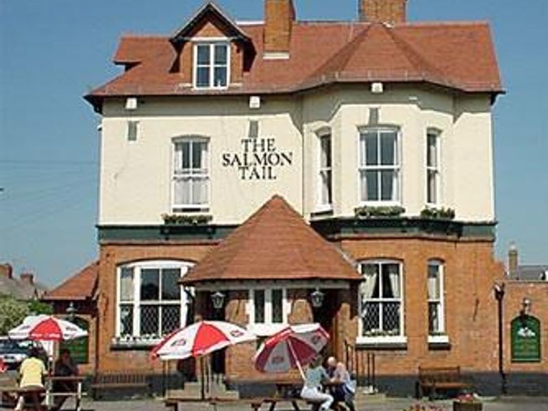 Stratford-upon-Avon - Salmon Tail. (Pub, External). Published on 20-12-2013