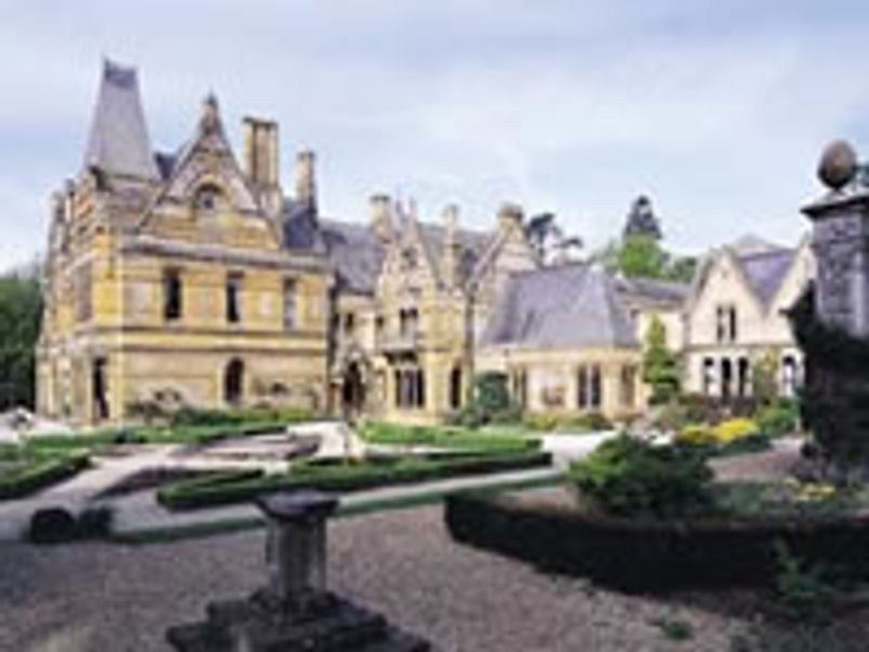 Alderminster - Ettington Park Hotel. (Pub, External). Published on 19-12-2013