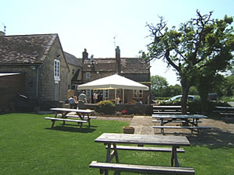 Ardens Grafton - Golden Cross. (Pub, External). Published on 19-12-2013