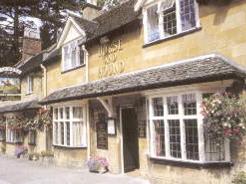 Broadway - Horse & Hound. (Pub, External). Published on 20-12-2013