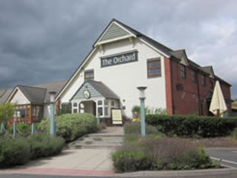 Evesham - Orchard. (Pub, External). Published on 20-12-2013
