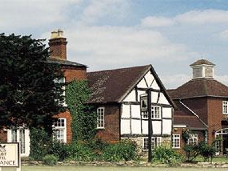 Kings Coughton - Kings Court Hotel. (Pub, External). Published on 20-12-2013