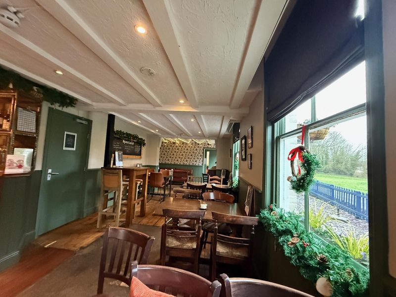 (Pub, Bar). Published on 14-12-2024 
