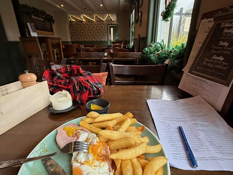 lunch. (Pub, Bar). Published on 14-12-2024 