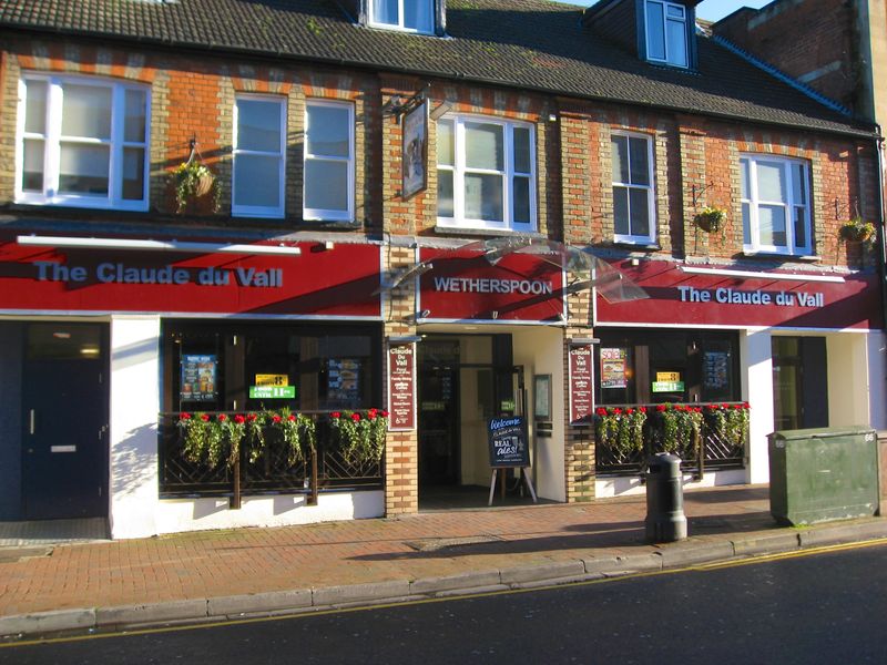 Claude du Vall, Camberley. (Pub, External, Key). Published on 14-01-2014