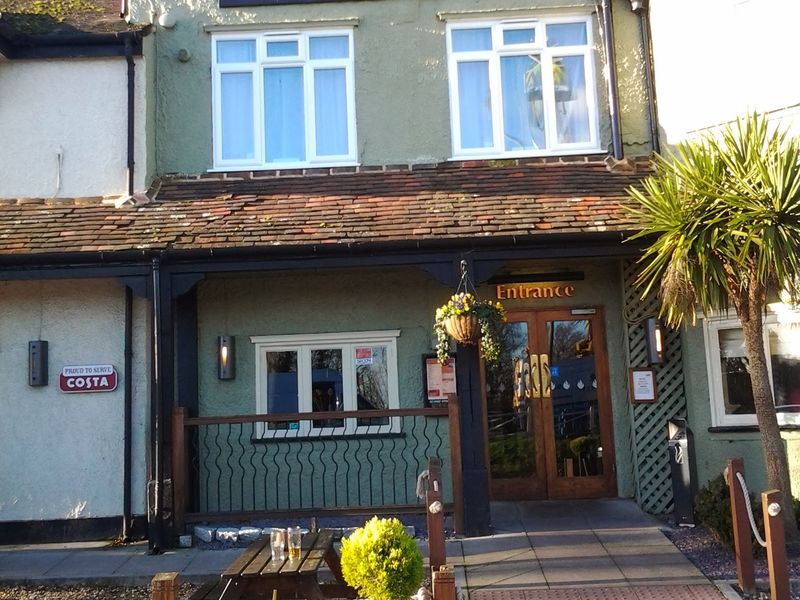 Cricketers. (Pub, External). Published on 14-01-2014