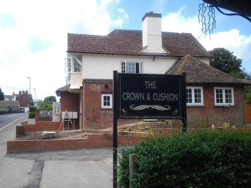 Crown & Cushion, Haslemere. (Pub, External). Published on 03-08-2014
