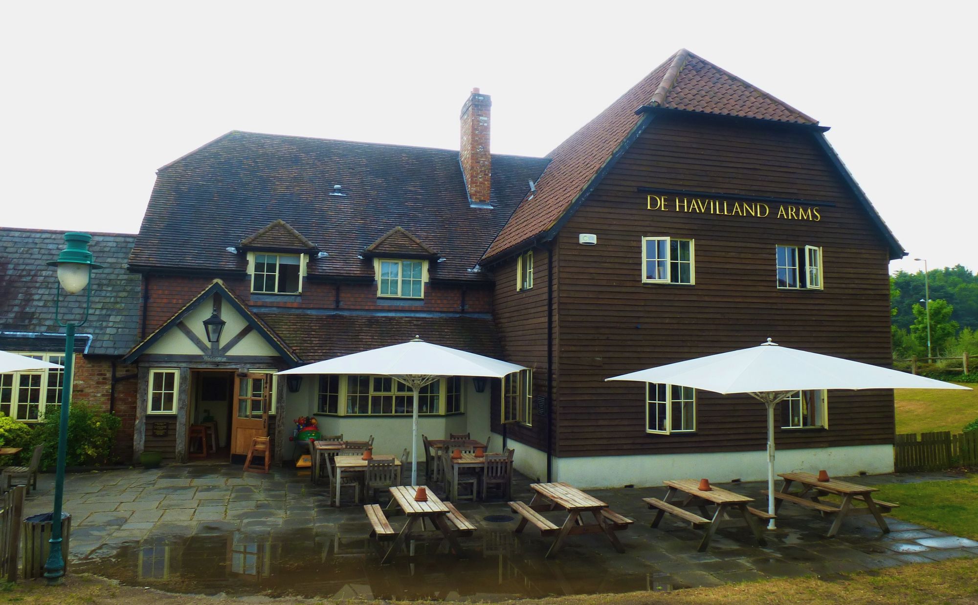De Havilland Arms, Elvetham Village. (Pub, External). Published on 01-10-2013