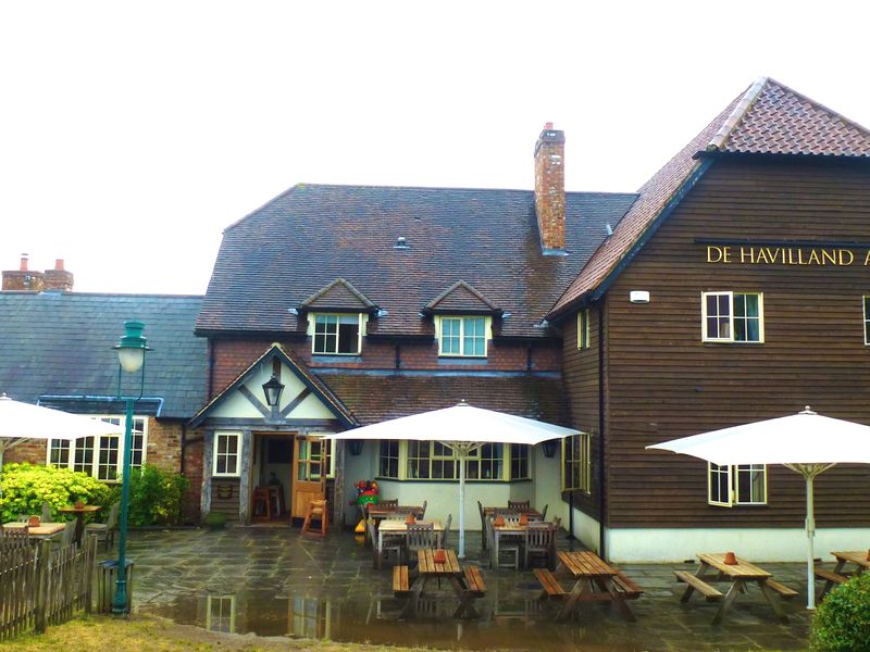 De Havilland Arms, Elvetham Village. (Pub, External). Published on 01-10-2013 