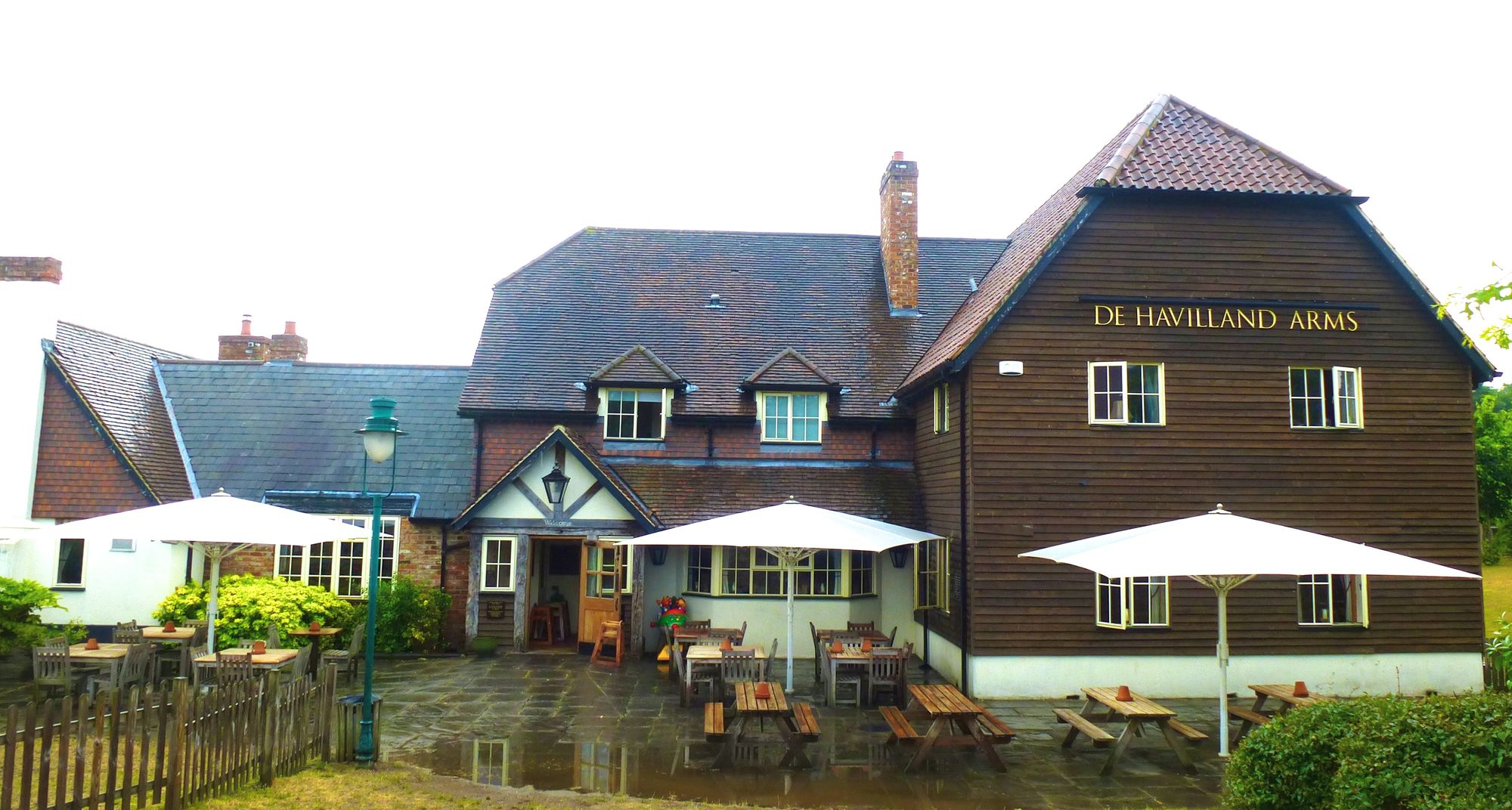 De Havilland Arms, Elvetham Village. (Pub, External). Published on 01-10-2013