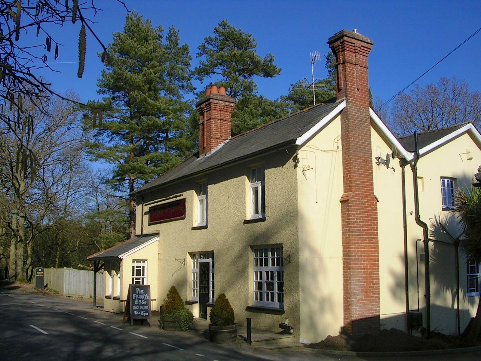 Duke of Cambridge, Tilford. (Pub, External). Published on 14-12-2013
