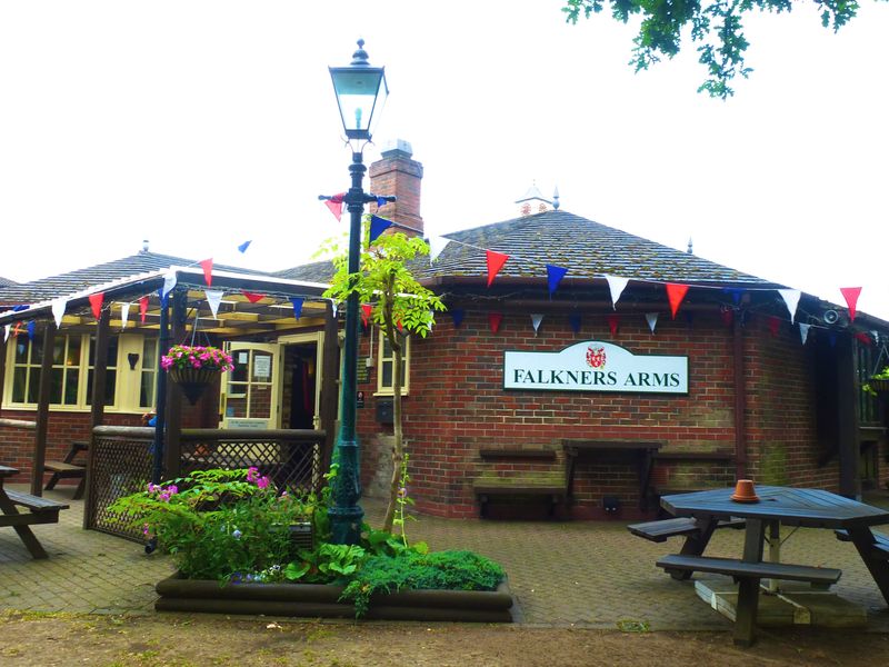 Falkner Arms, Fleet. (Pub, External). Published on 01-10-2013