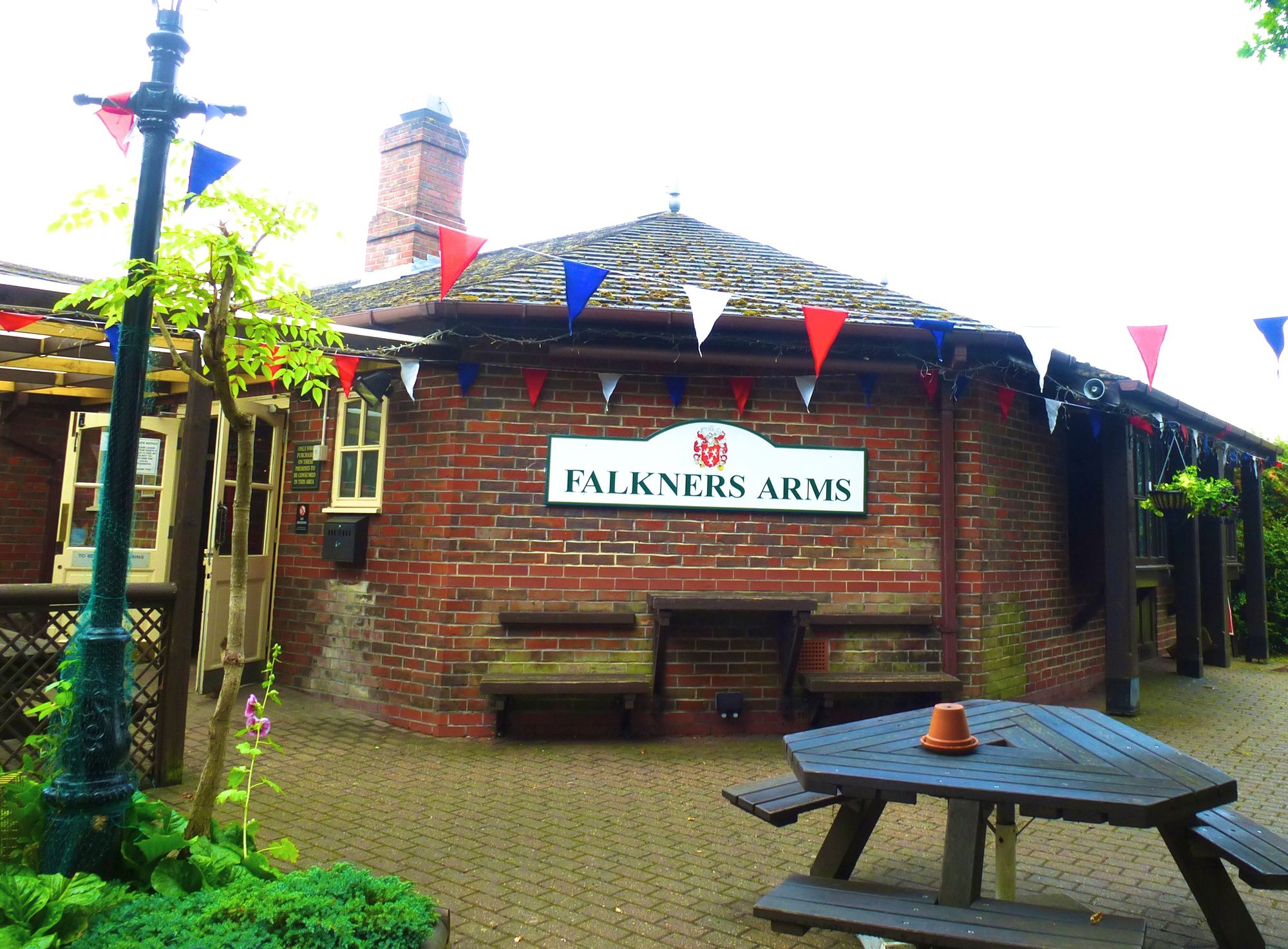 Falkner Arms, Fleet. (Pub, External). Published on 01-10-2013