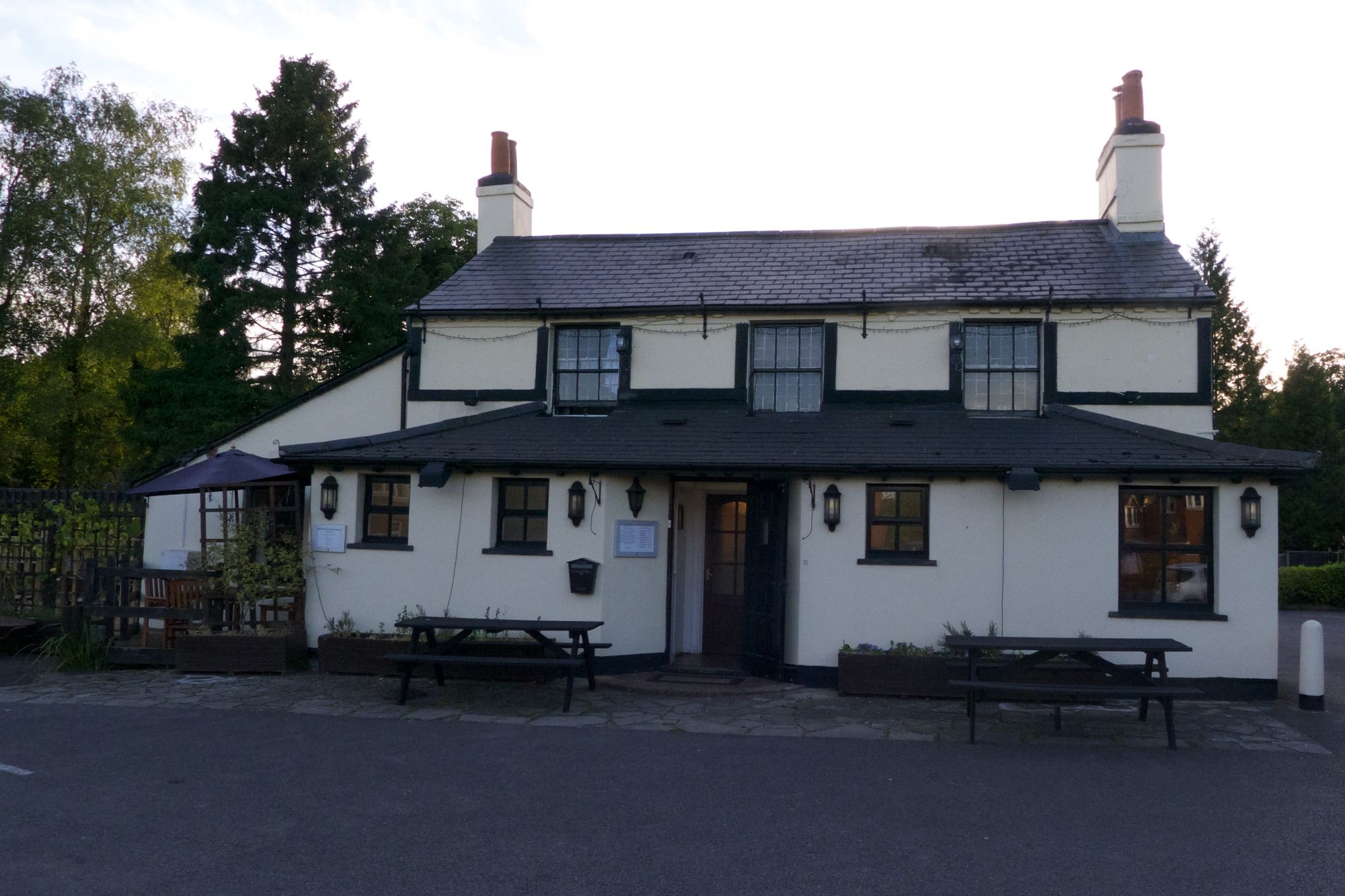 Fox, Worplesdon. (Pub, External). Published on 24-10-2015