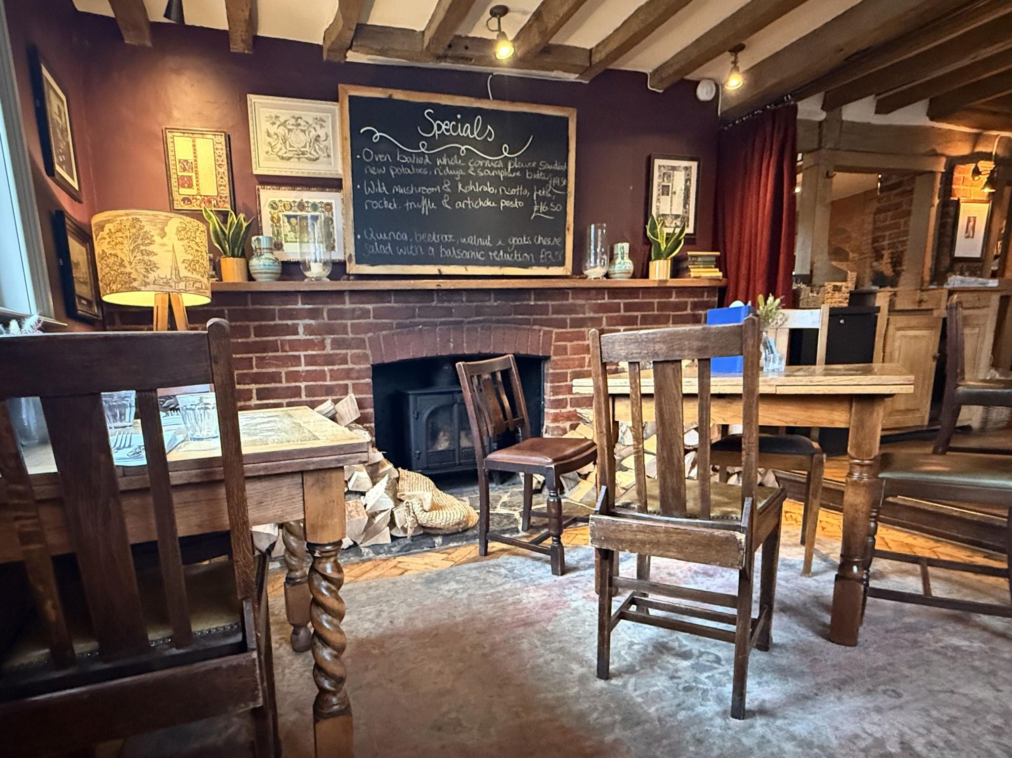 (Pub, Restaurant). Published on 05-10-2025
