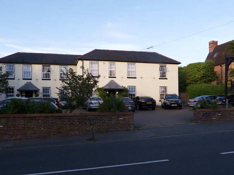 Hillside Hotel, Worplesdon. (Pub, External). Published on 24-10-2015 